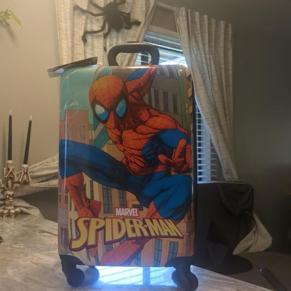 Marvel Spider-Man Rolling Suitcase - Picture 1 of 8
